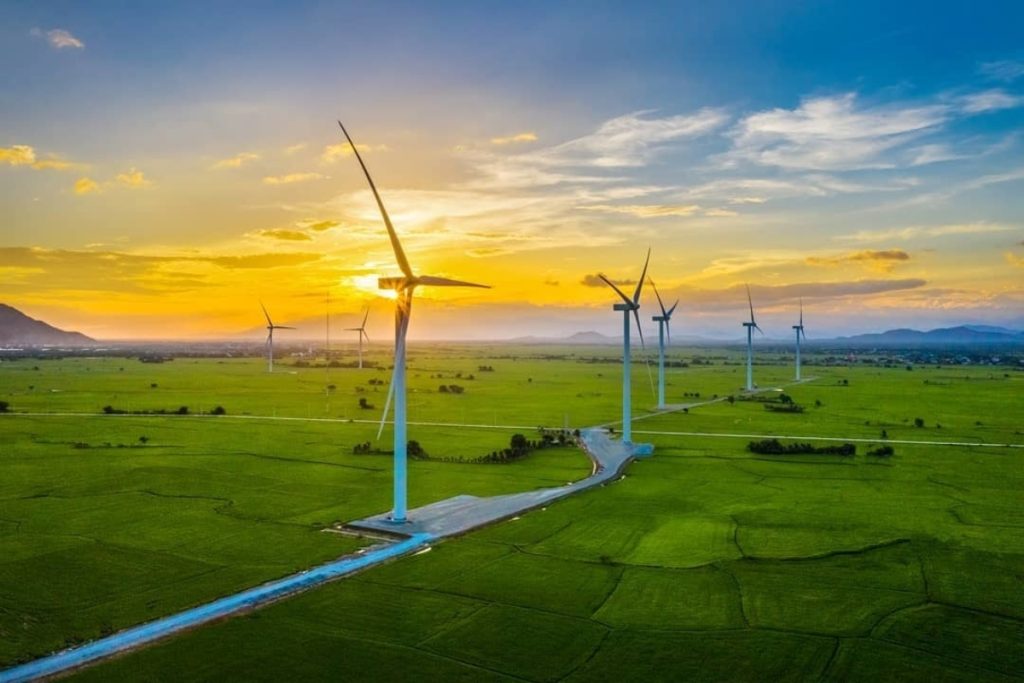 Vẻ đẹp huyền bí của Cánh đồng điện gió Đầm Nại ở Khánh Hòa
