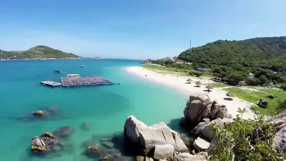 Khám phá Bãi Kinh với bờ cát trắng, nước trong xanh và trải nghiệm du lịch độc đáo