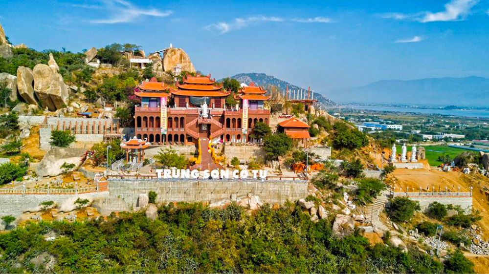 Trùng Sơn Cổ Tự Ninh Thuận vẻ đẹp tâm linh và núi rừng